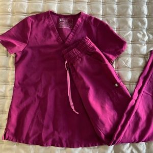 Figs Scrub Set in Dark Magenta size XXS-XS